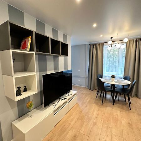 Parkside Escape: Stylish 1-Br Apartment Riga Luaran gambar