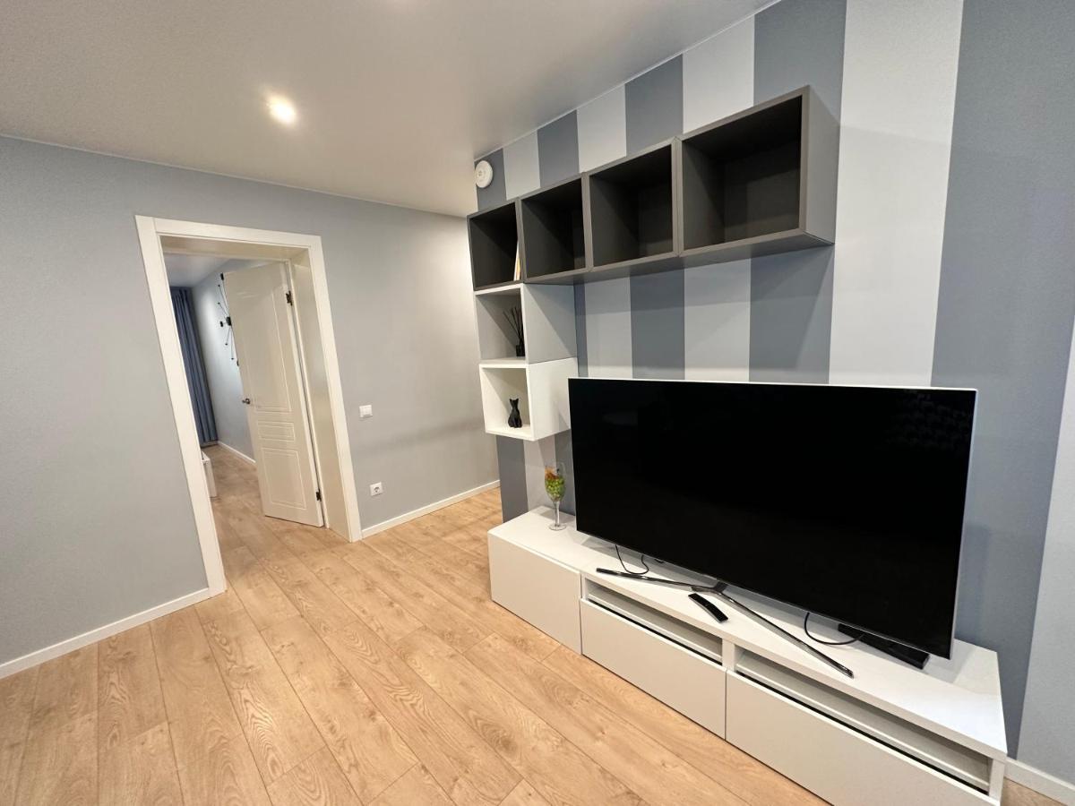 Parkside Escape: Stylish 1-Br Apartment Riga Luaran gambar