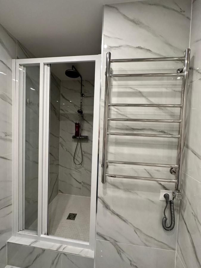 Parkside Escape: Stylish 1-Br Apartment Riga Luaran gambar